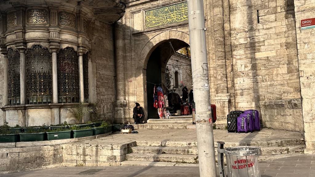 Türkiye İş Bankası Bankamatik Fotoğrafları