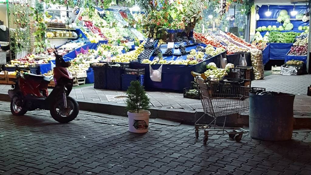 Manav Şirinevler sebze meyve pazarı Fotoğrafları