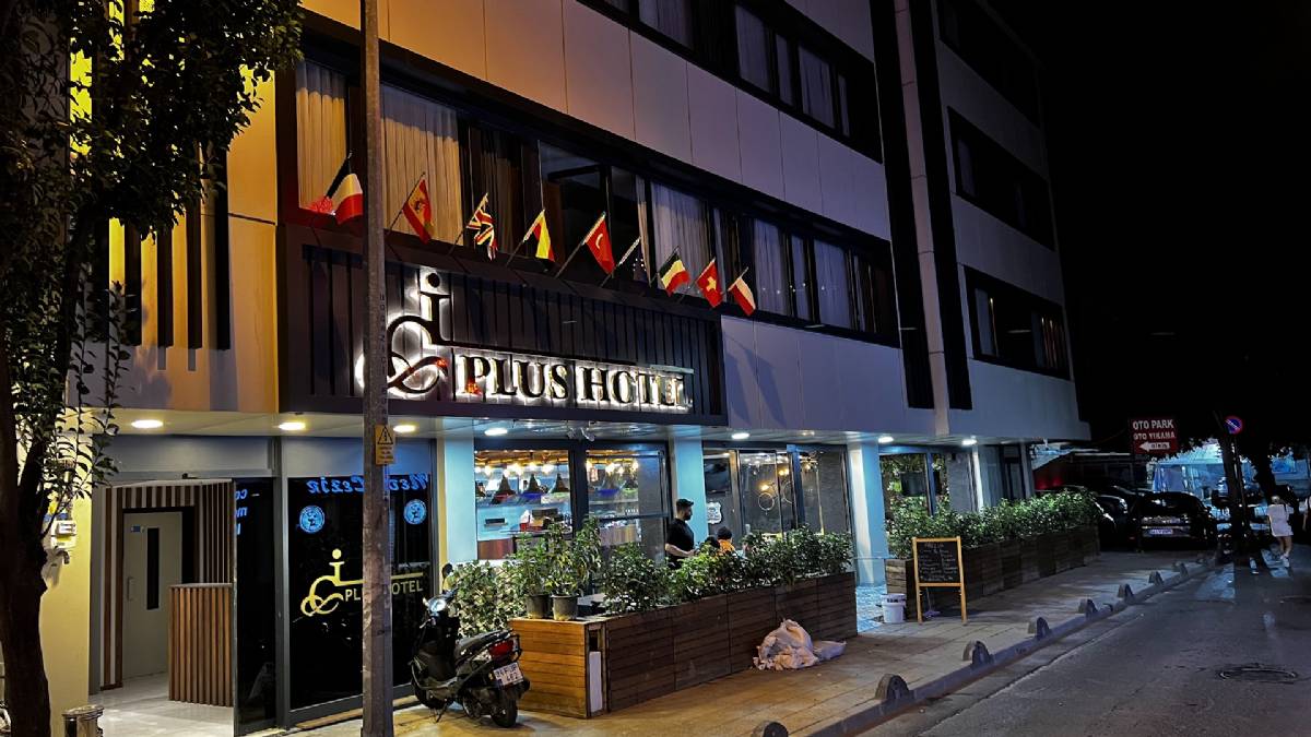 Cİ PLUS HOTEL - MONTENEGRO RESTAURANT