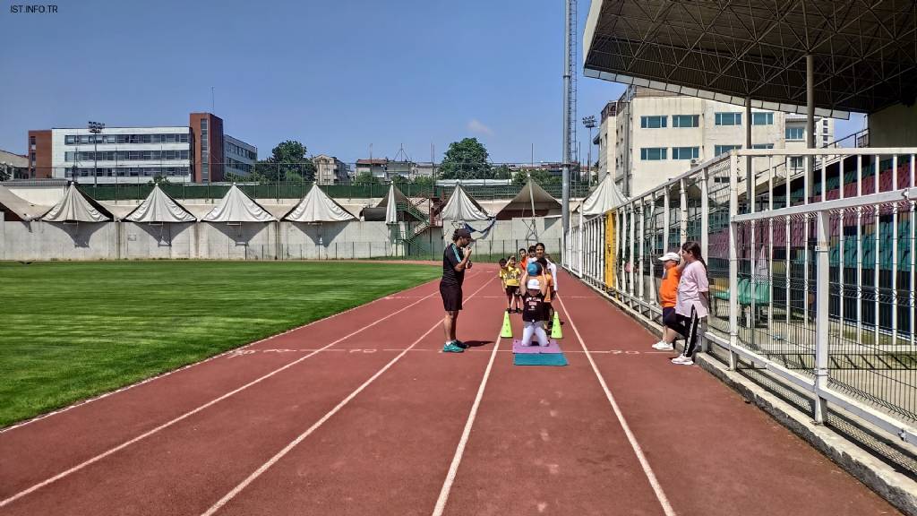 Bayrampaşa Gençlik Hizmetleri Ve Spor İlçe Müdürlüğü Bayrampaşa Spor Salonu Fotoğrafları