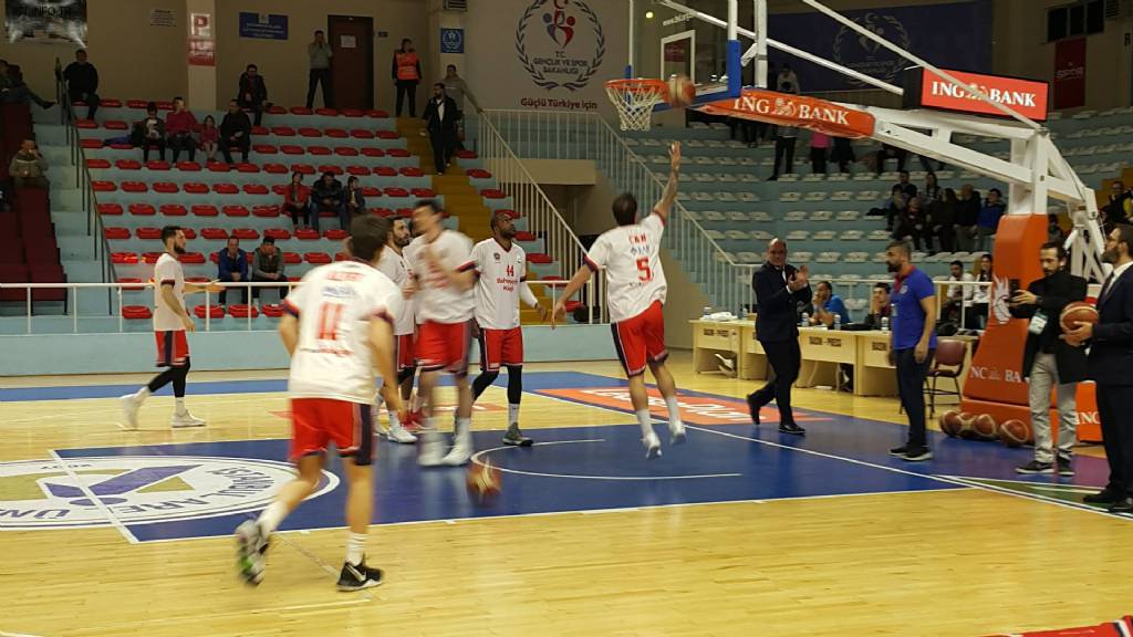 Büyükçekmece Gençlik ve Spor İlçe Müdürlüğü - Gazanfer Bilge Spor Salonu Fotoğrafları